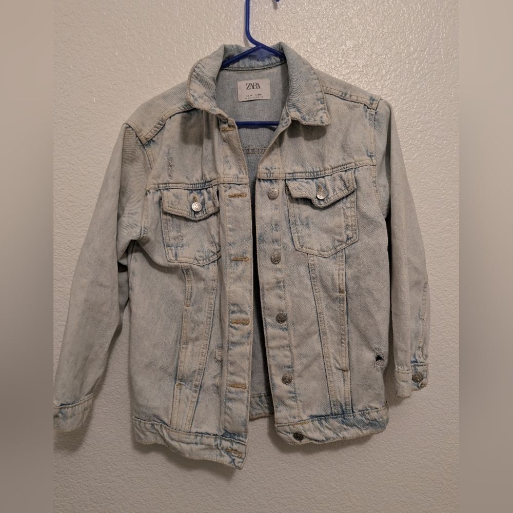 Zara Distressed Light Wash Denim Jean Jacket Size 10